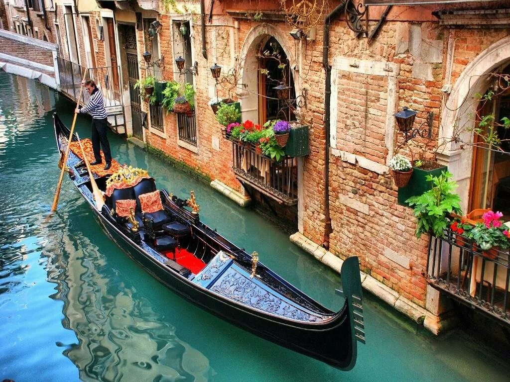 Venecia__Italia__Gondola_Wallpaper_ke9xg.JPG
